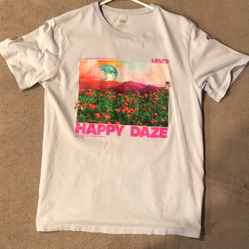 Levi’s t shirt